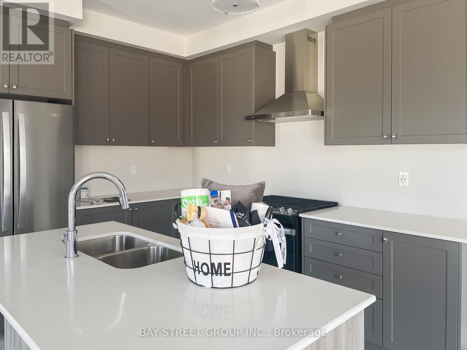 993 Crowsnest Hollow, Pickering, Ontario  L1X 0P4 - Photo 7 - E12525220