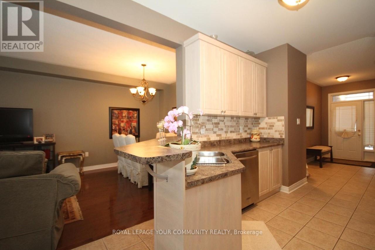 140 Mistywood Crescent, Vaughan, Ontario  L4J 9K3 - Photo 7 - N12525234