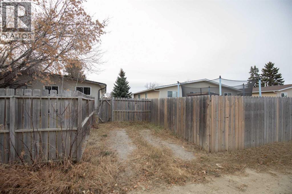 40 Wells Street, Red Deer, Alberta  T4N 5Y3 - Photo 9 - A2268634