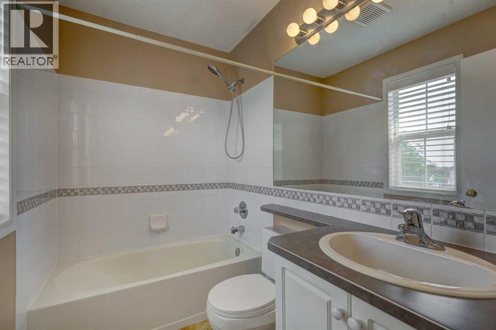 129 Prestwick Park Se, Calgary, Alberta  T2Z 3L6 - Photo 16 - A2252369