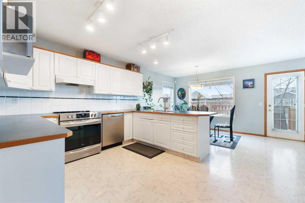 42 Harvest Grove Close Ne, Calgary, Alberta  T3K 4T7 - Photo 11 - A2269515