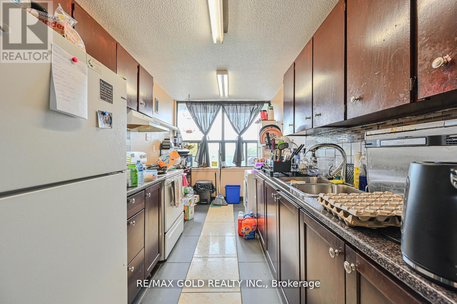 403 - 21 Knightsbridge Road, Brampton, Ontario  L6T 3Y1 - Photo 13 - W12525176