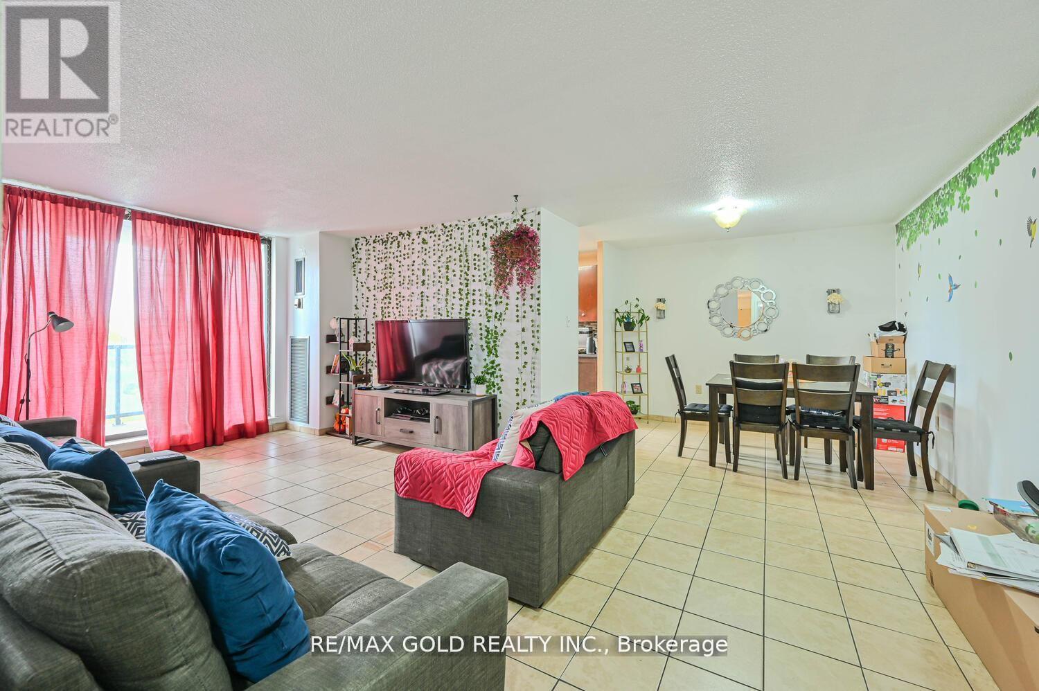 403 - 21 Knightsbridge Road, Brampton, Ontario  L6T 3Y1 - Photo 5 - W12525176