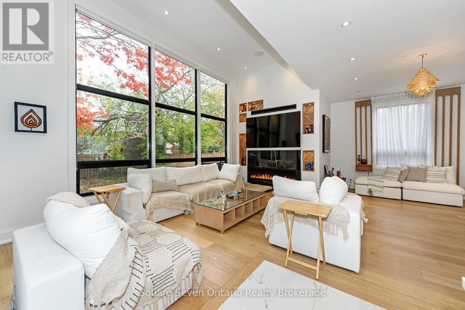 518 Sherin Drive, Oakville, Ontario  L6L 4J8 - Photo 12 - W12525248