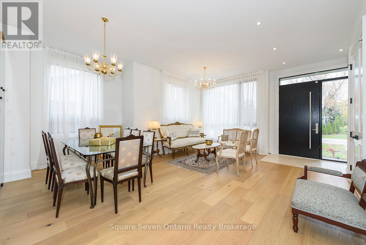 518 Sherin Drive, Oakville, Ontario  L6L 4J8 - Photo 14 - W12525248