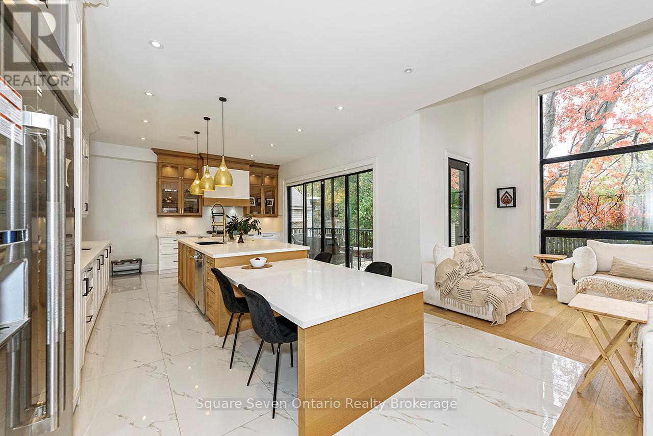 518 Sherin Drive, Oakville, Ontario  L6L 4J8 - Photo 16 - W12525248