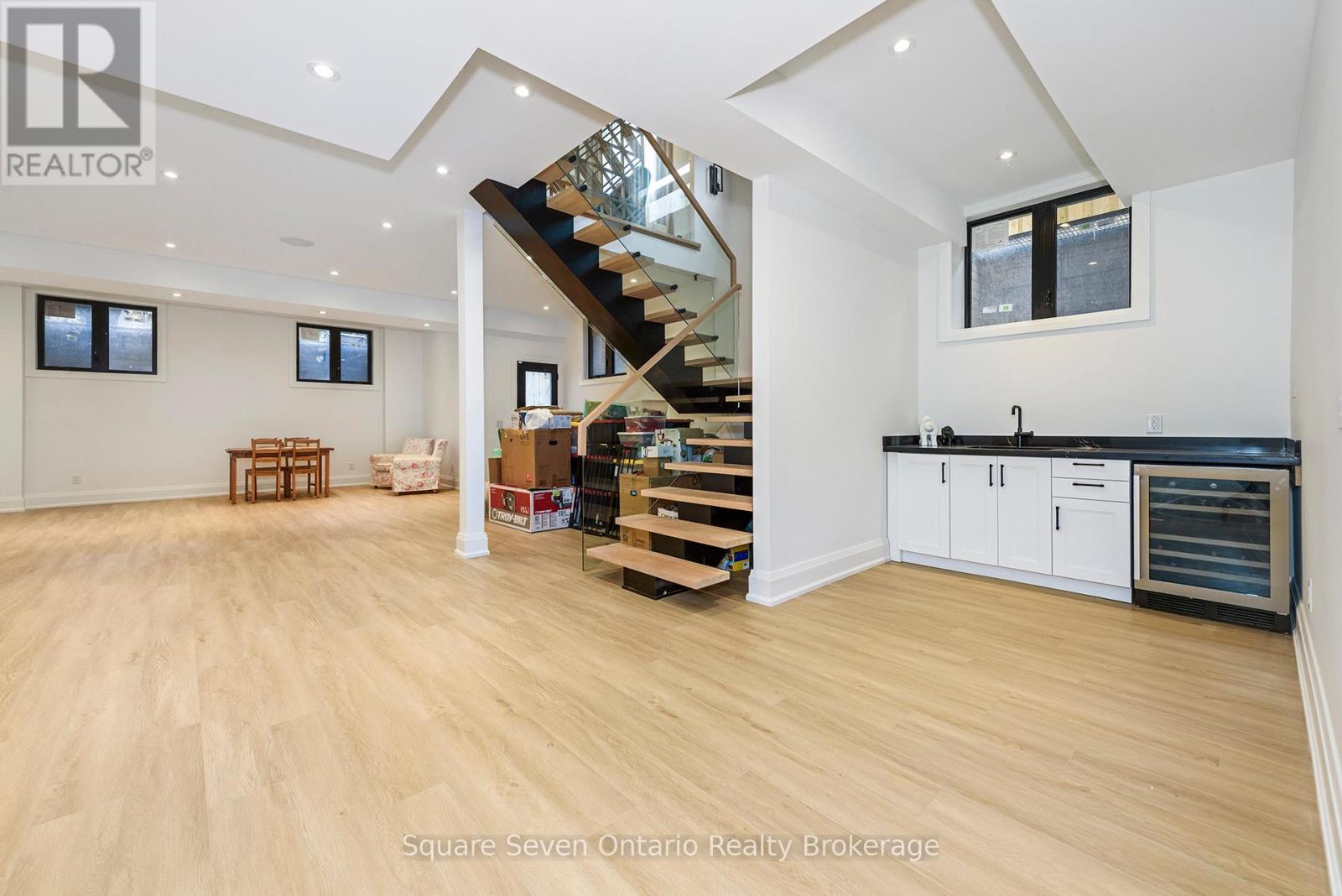 518 Sherin Drive, Oakville, Ontario  L6L 4J8 - Photo 20 - W12525248