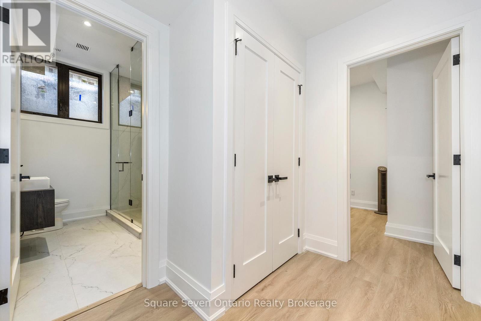 518 Sherin Drive, Oakville, Ontario  L6L 4J8 - Photo 22 - W12525248