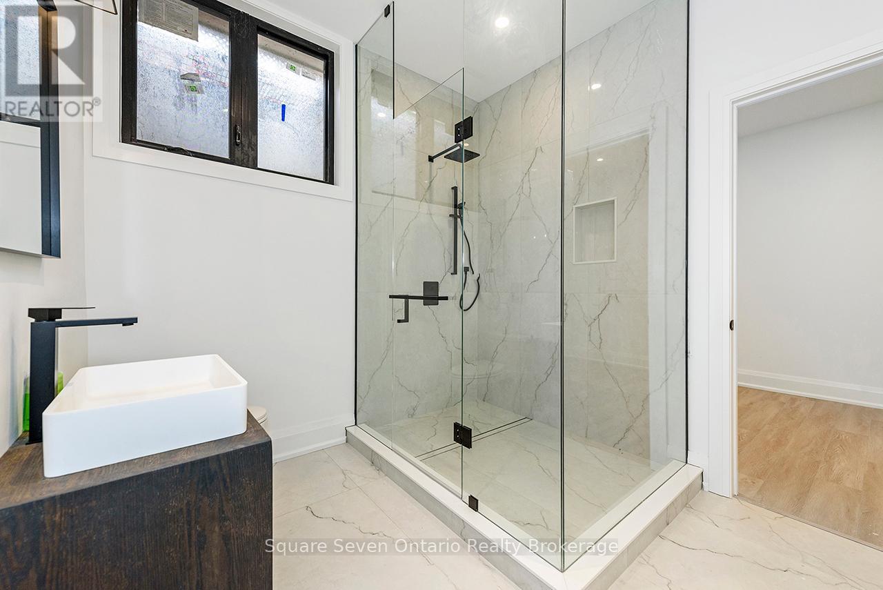 518 Sherin Drive, Oakville, Ontario  L6L 4J8 - Photo 23 - W12525248