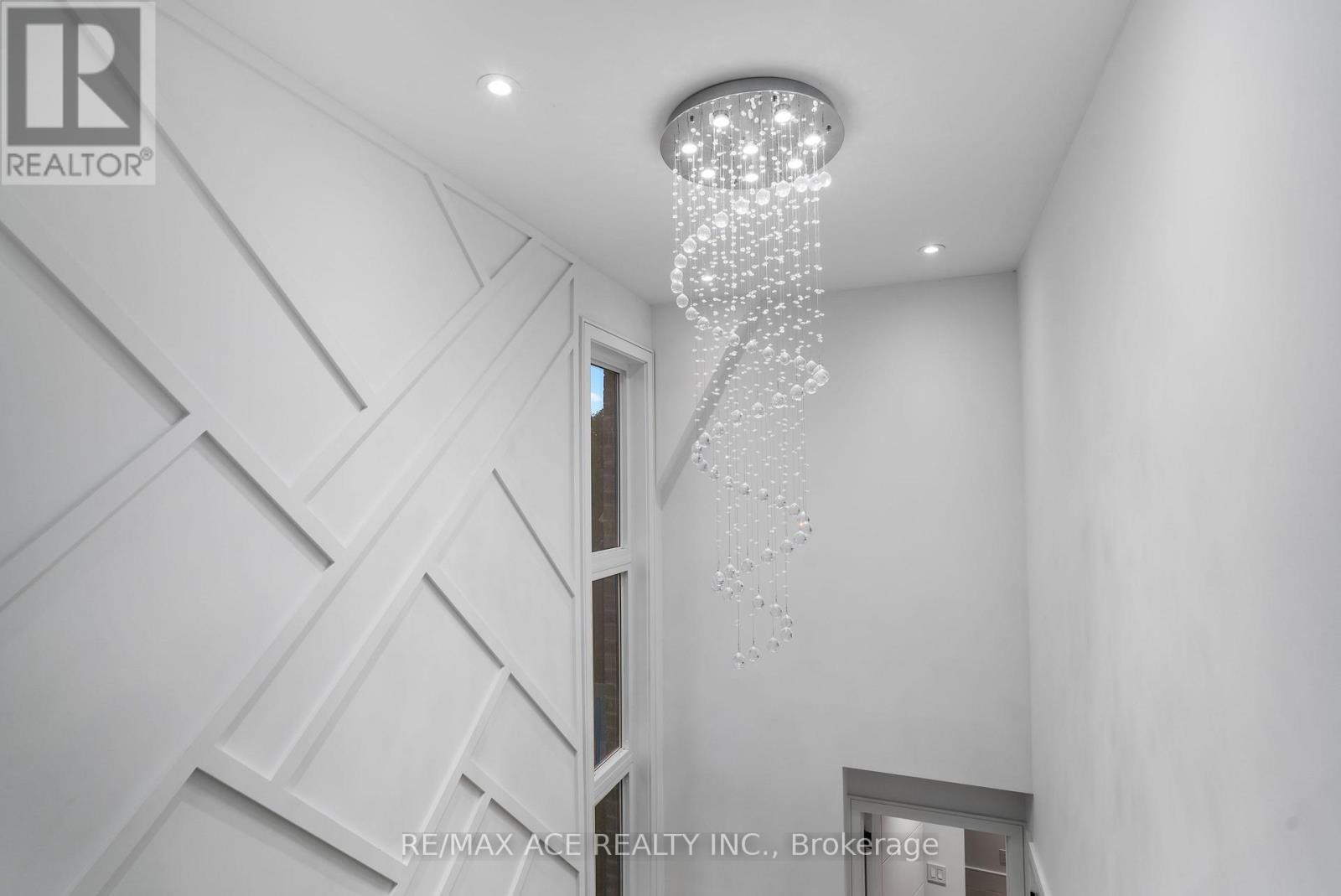 10a Benson Avenue W, Mississauga, Ontario  L5H 2P2 - Photo 21 - W12525260