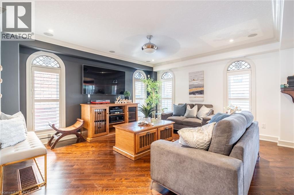 16 Sycamore Crescent, Grimsby, Ontario  L3M 5P7 - Photo 5 - 40772905