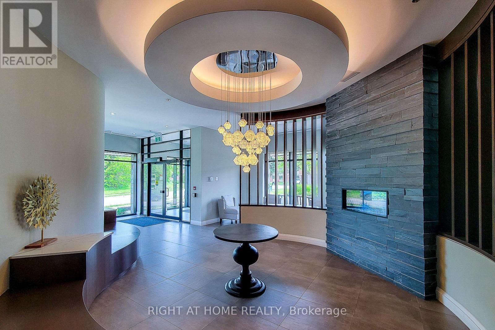 217 - 1 Redfern Avenue, Hamilton, Ontario  L9C 0E6 - Photo 4 - X12525202