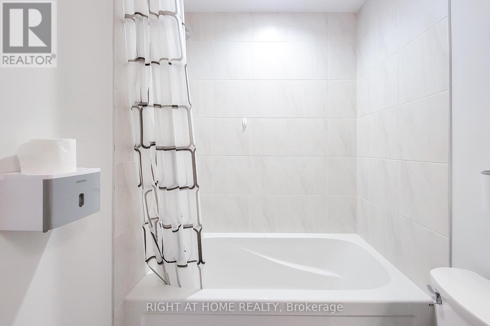 217 - 1 Redfern Avenue, Hamilton, Ontario  L9C 0E6 - Photo 42 - X12525202