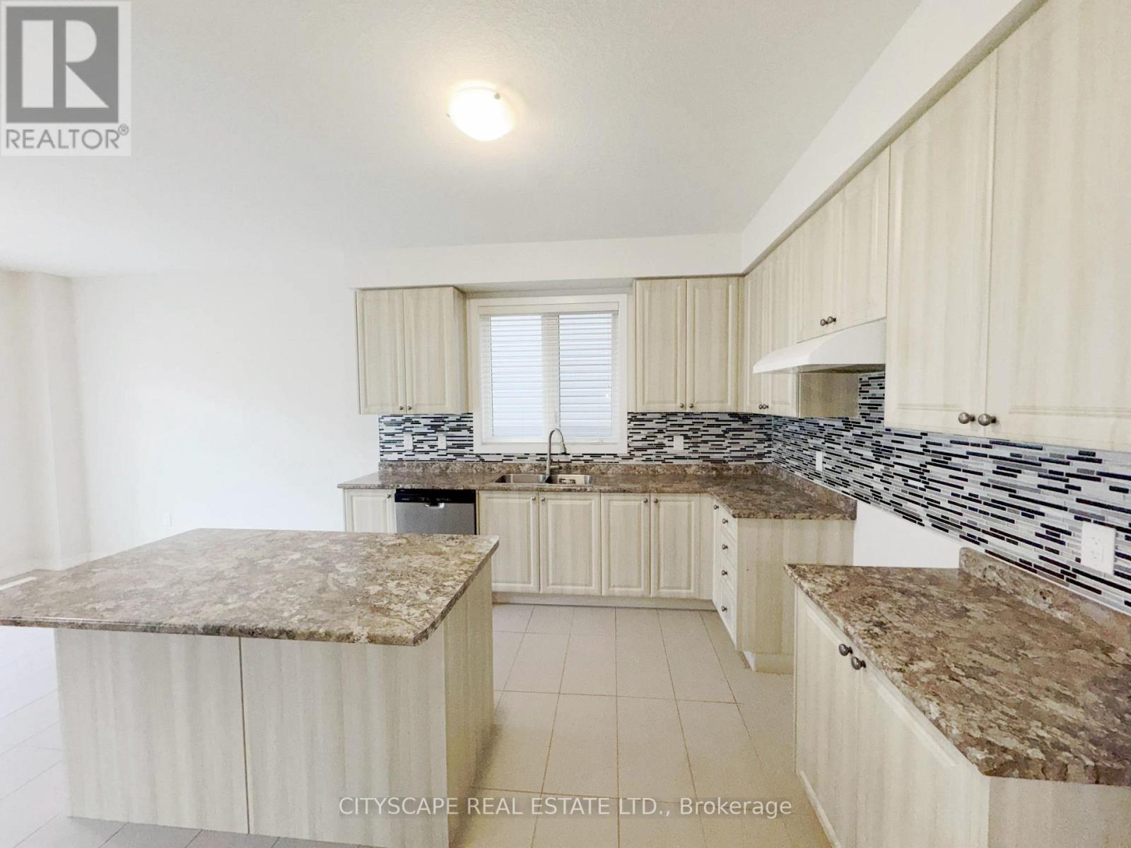 16 Pagebrook Crescent, Hamilton, Ontario  L8J 0K7 - Photo 12 - X12525238