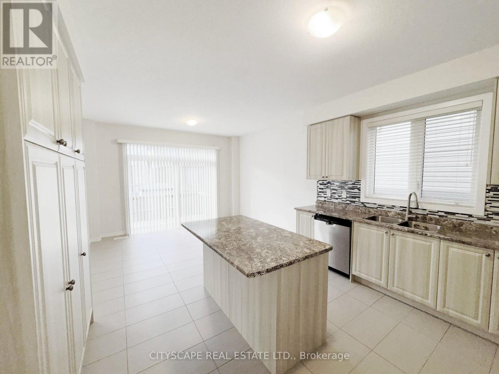 16 Pagebrook Crescent, Hamilton, Ontario  L8J 0K7 - Photo 14 - X12525238