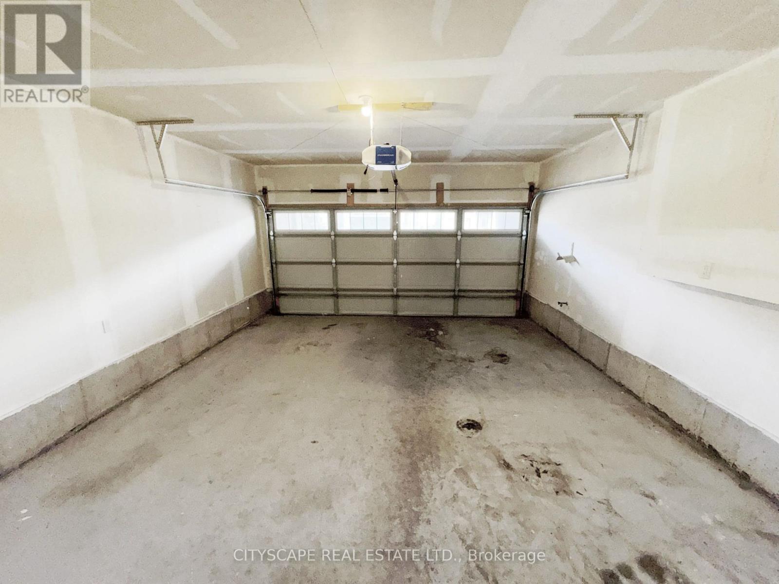 16 Pagebrook Crescent, Hamilton, Ontario  L8J 0K7 - Photo 47 - X12525238