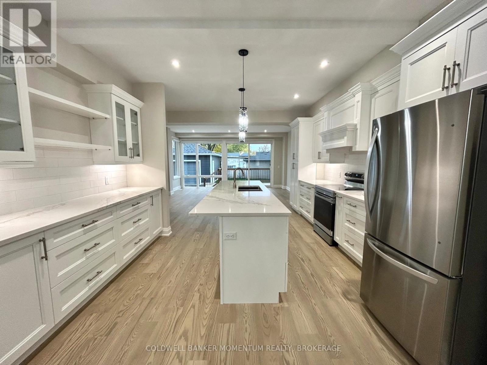 Upper - 5103 Bridge Street, Niagara Falls, Ontario  L2E 2S9 - Photo 6 - X12525278