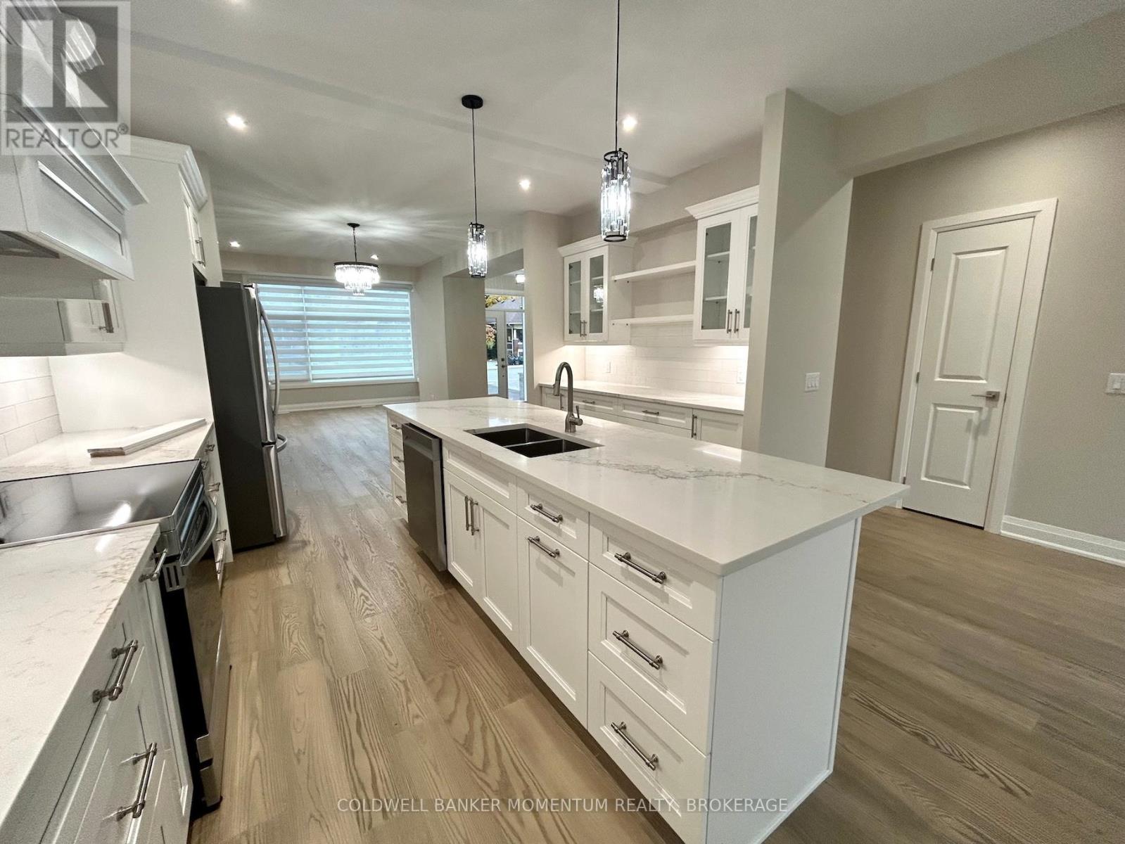 Upper - 5103 Bridge Street, Niagara Falls, Ontario  L2E 2S9 - Photo 8 - X12525278