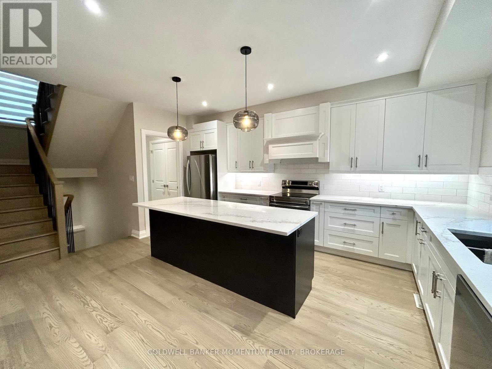 4499 Fourth Avenue, Niagara Falls, Ontario  L2E 4N4 - Photo 2 - X12525280