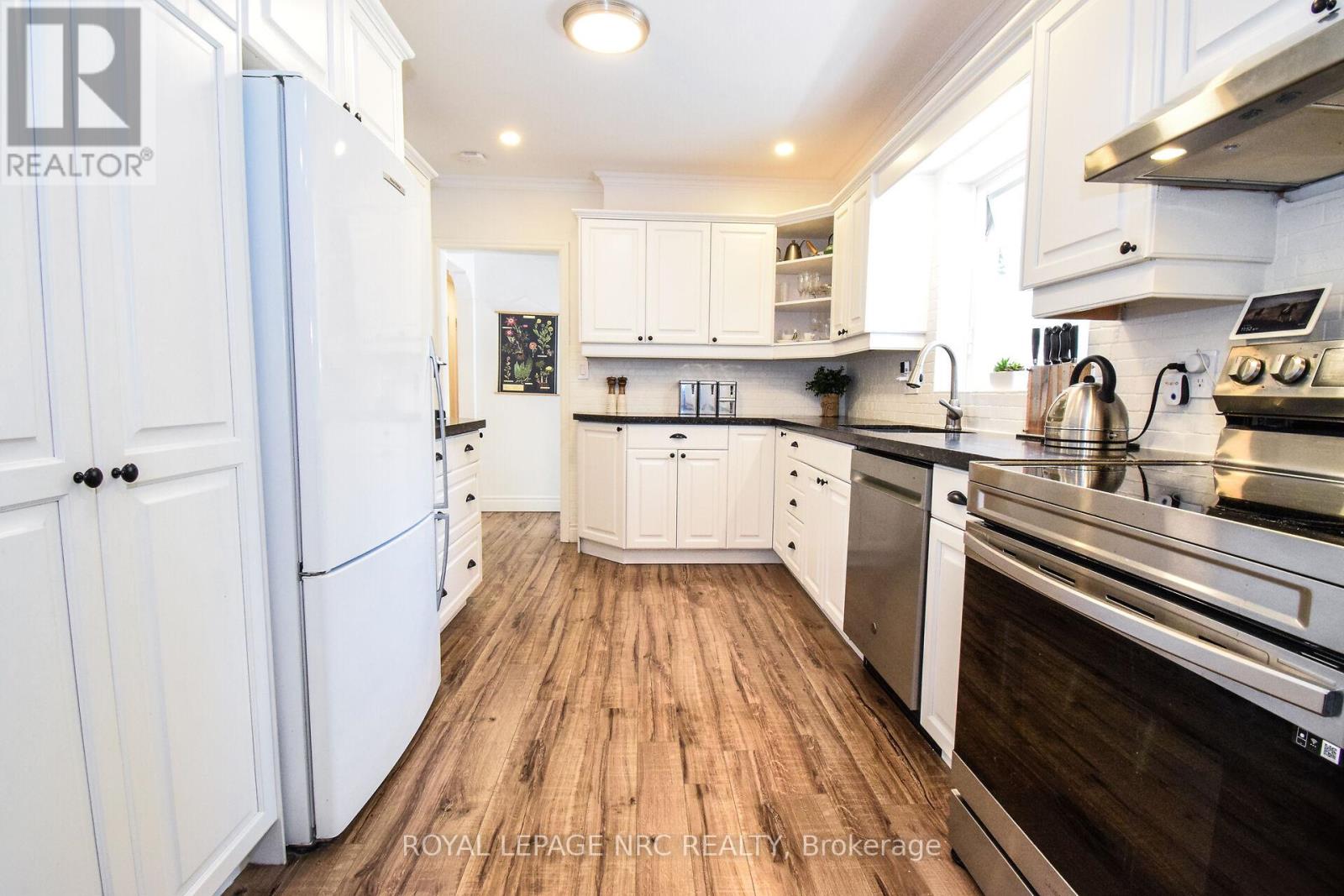 191 Dalhousie Avenue, St. Catharines (Port Dalhousie), Ontario  L2N 4X8 - Photo 10 - X12525294