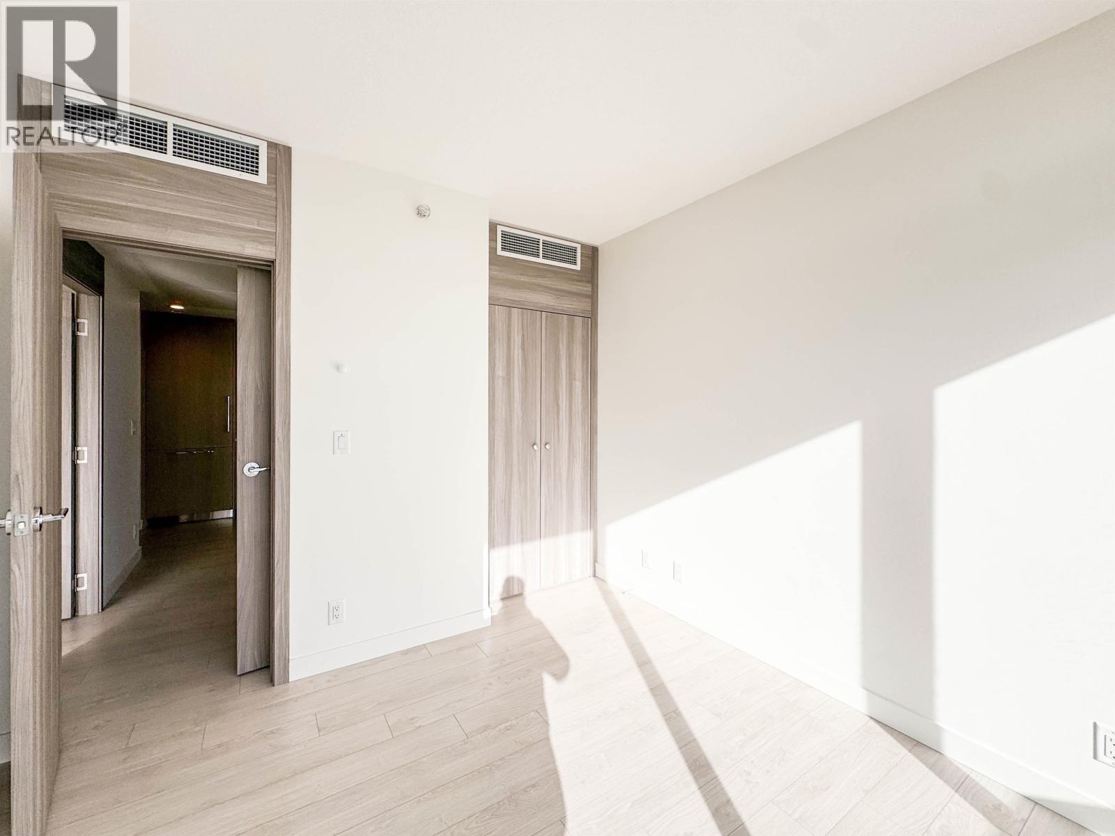 18** 4880 Lougheed Highway, Burnaby, British Columbia  V5C 0N1 - Photo 8 - R3065949