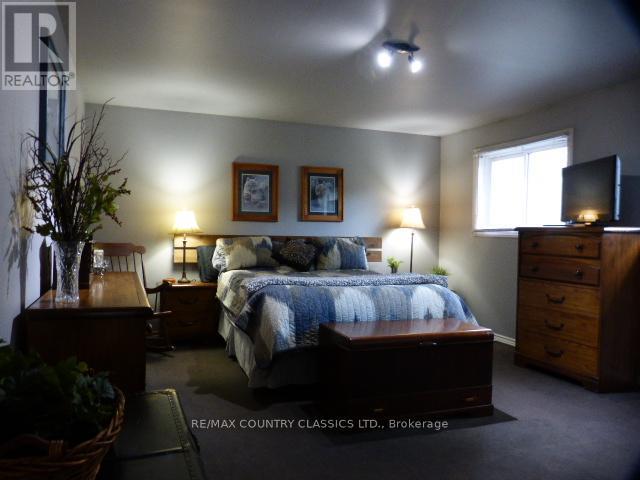 1689 Graphite Road, Hastings Highlands (Monteagle Ward), Ontario  K0L 2S0 - Photo 36 - X12521072