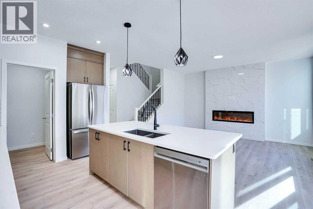 312 Edith Place Nw, Calgary, Alberta  T3R 2E1 - Photo 4 - A2261867