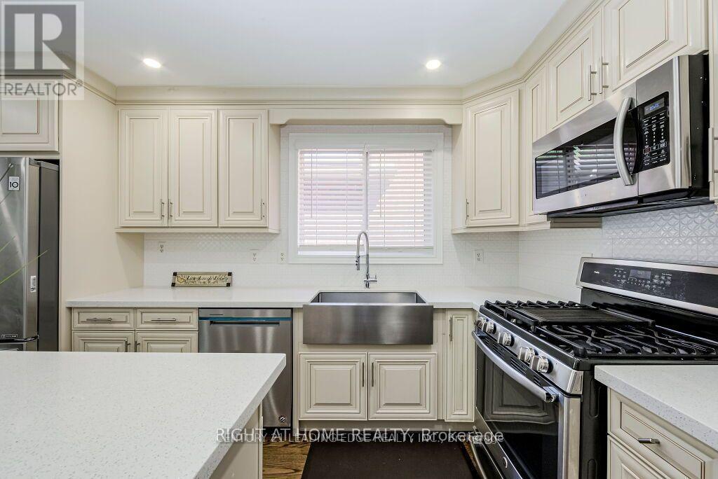 33 Markwood Crescent, Whitby (Rolling Acres), Ontario  L1R 2S3 - Photo 4 - E12519680