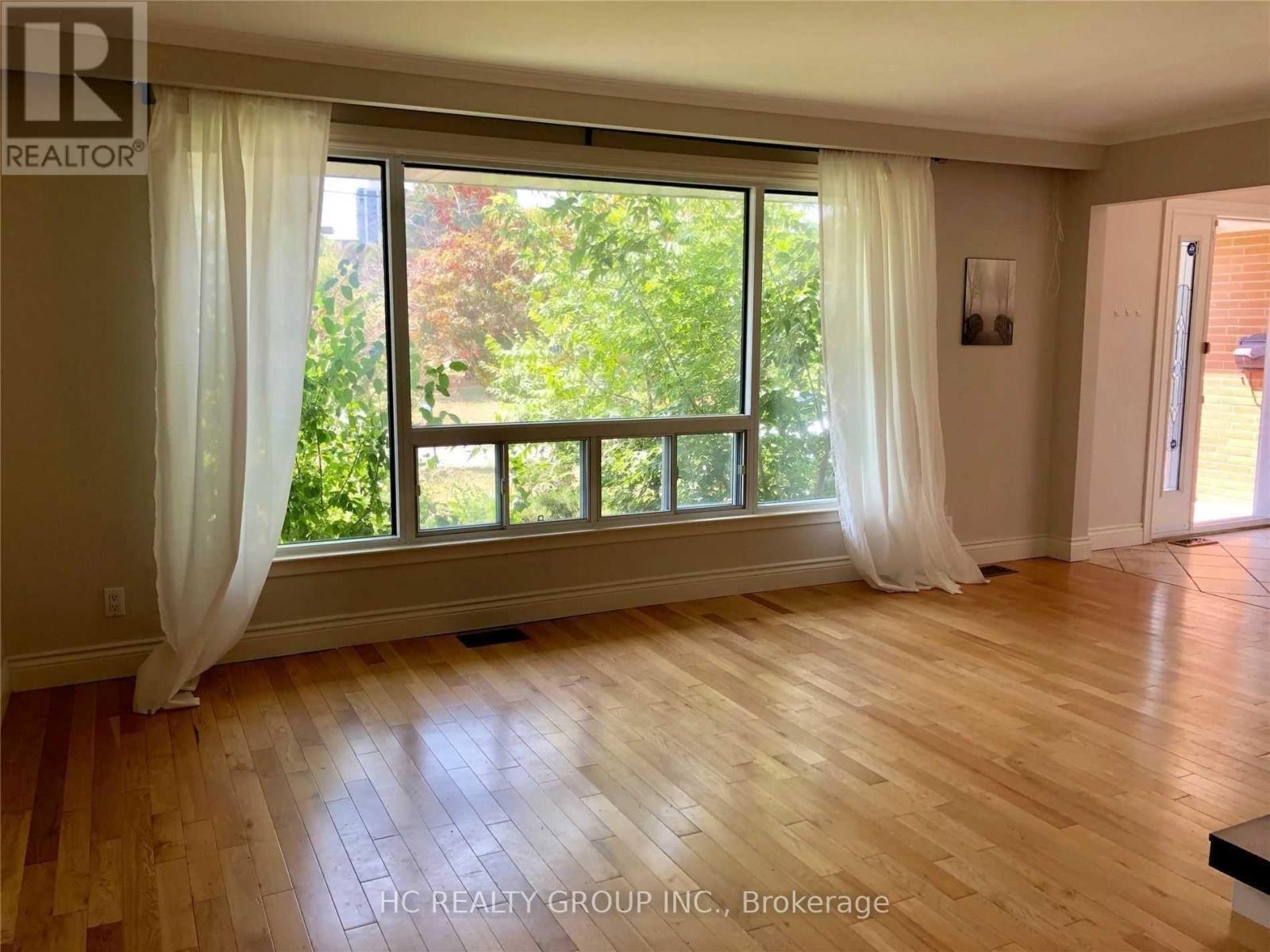 15 Bowerbank Drive, Toronto, Ontario  M2M 1Z9 - Photo 2 - C12525270