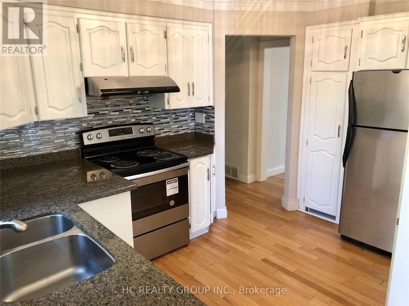 15 Bowerbank Drive, Toronto, Ontario  M2M 1Z9 - Photo 4 - C12525270