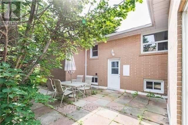 15 Bowerbank Drive, Toronto, Ontario  M2M 1Z9 - Photo 9 - C12525270