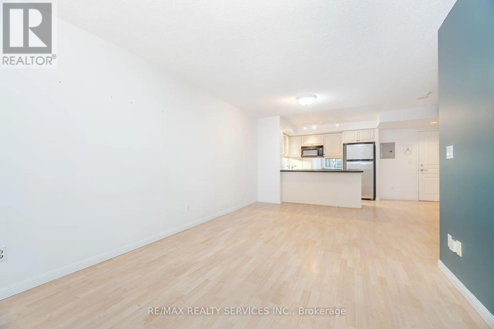 1012 - 140 Simcoe Street, Toronto, Ontario  M5H 4E9 - Photo 15 - C12525274