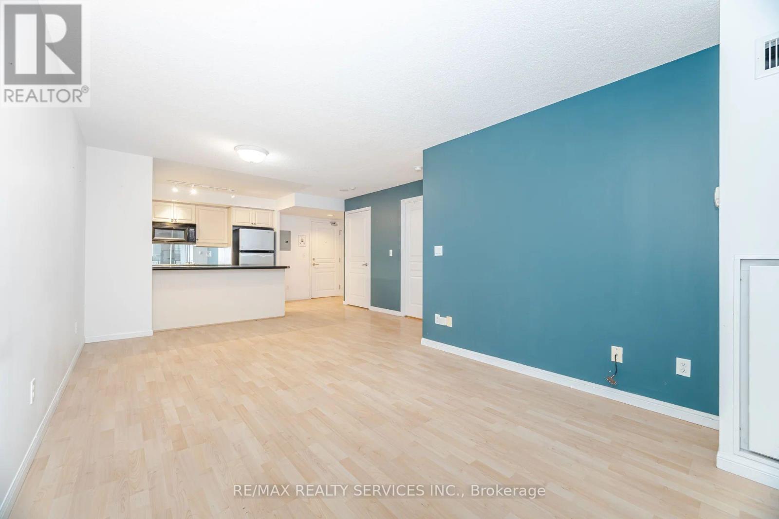 1012 - 140 Simcoe Street, Toronto, Ontario  M5H 4E9 - Photo 16 - C12525274