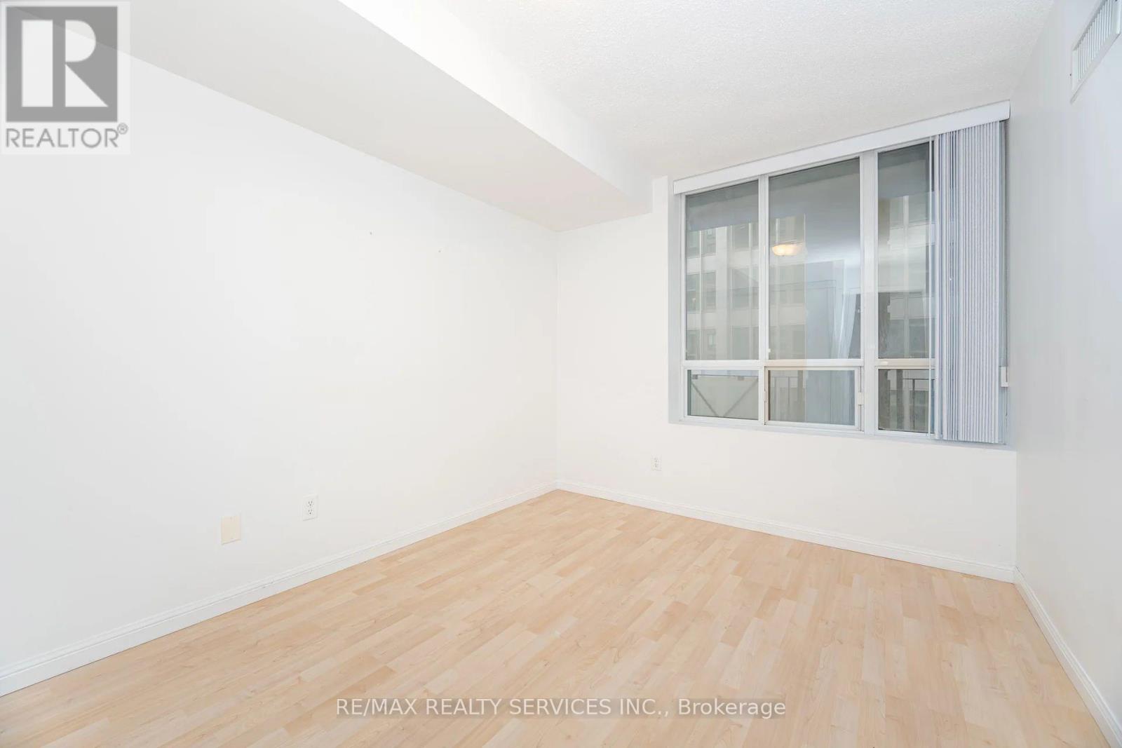 1012 - 140 Simcoe Street, Toronto, Ontario  M5H 4E9 - Photo 19 - C12525274