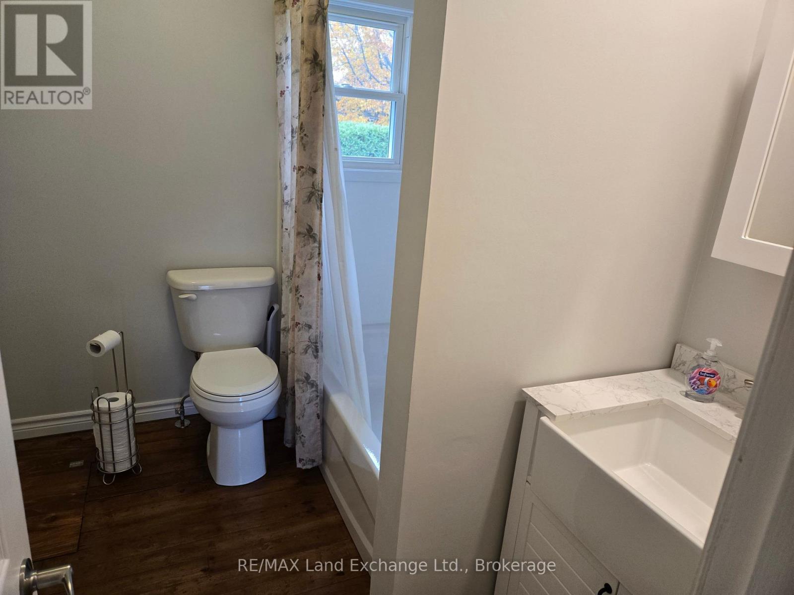 415 Elgin Street S, Kincardine, Ontario N2Z 2V4 - Photo 9 - X12429207