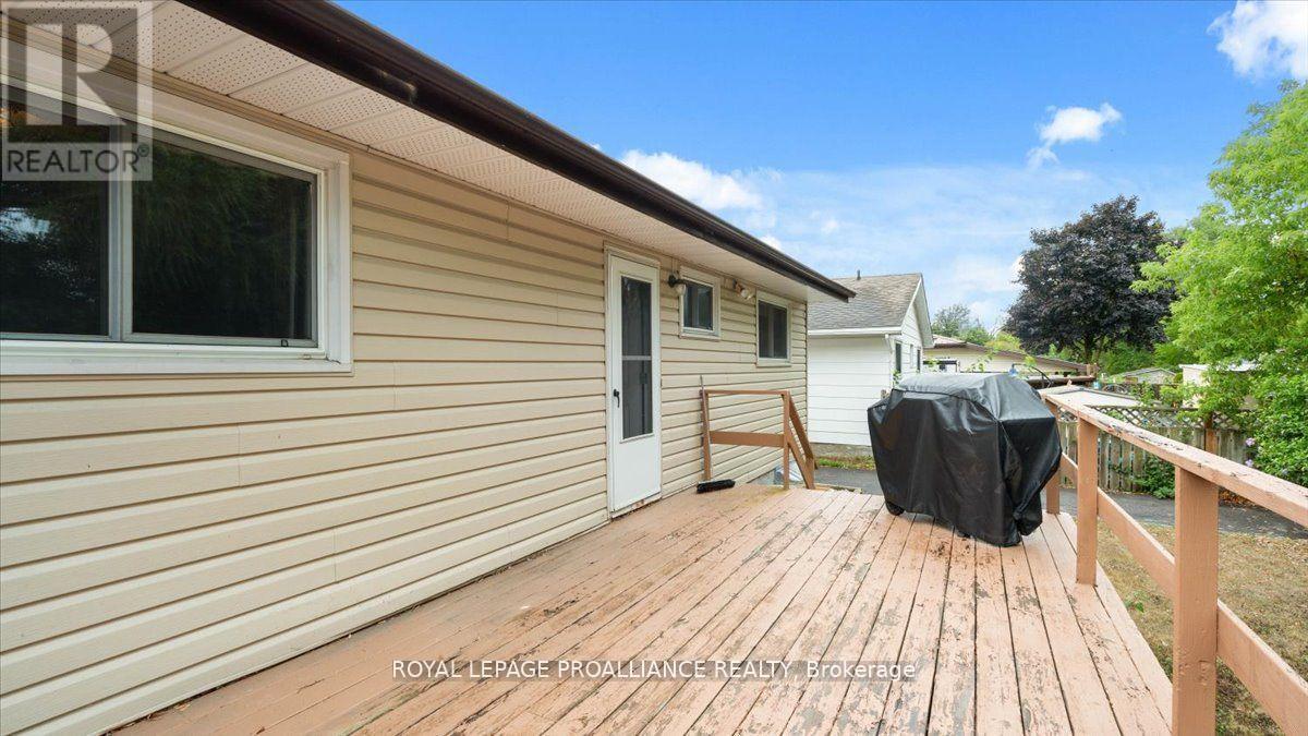 14 Connolly Avenue, Quinte West, Ontario  K8V 5T4 - Photo 41 - X12525380