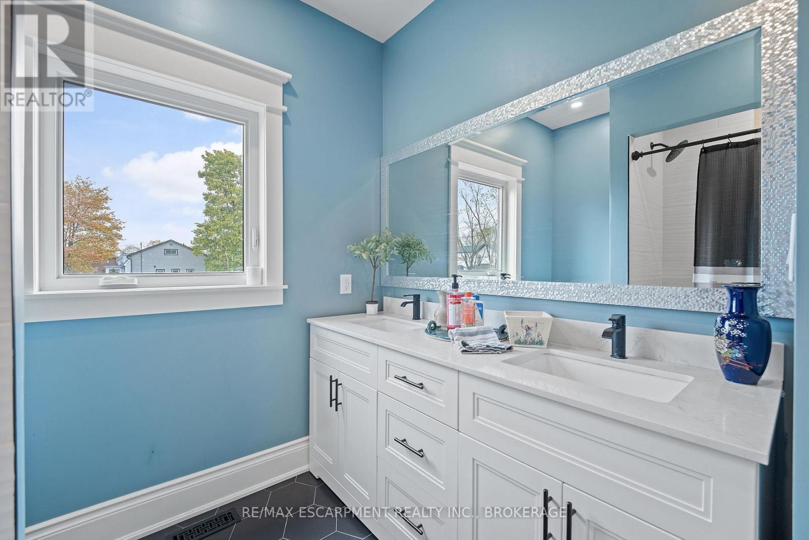 3809 Netherby Road, Fort Erie, Ontario L0S 1S0 - Photo 32 - X12524738