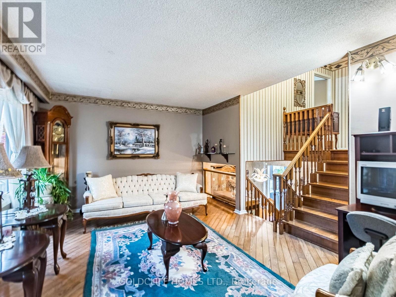 24 Rowe Court, Brampton, Ontario  L6X 2S2 - Photo 10 - W12525272