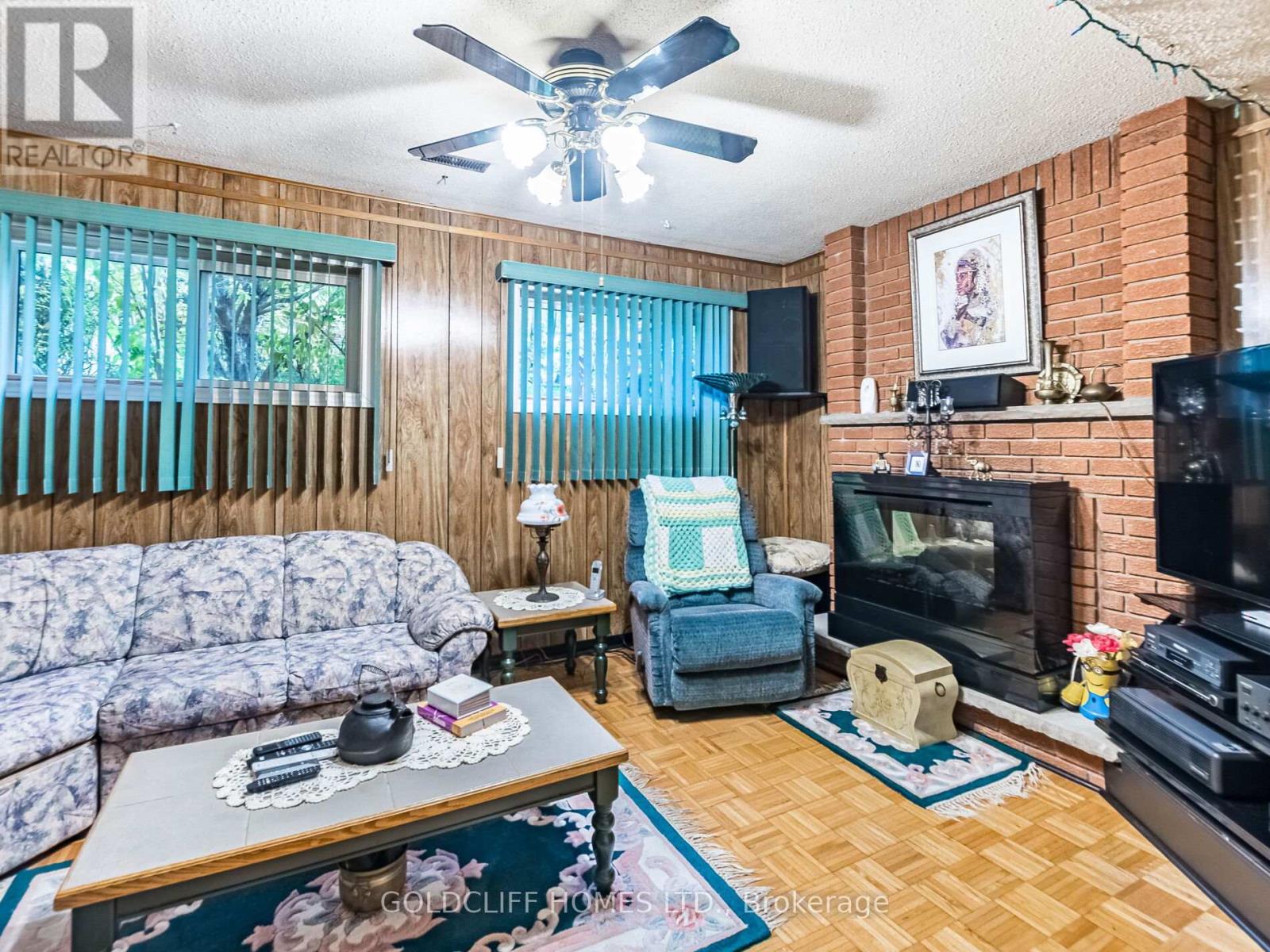 24 Rowe Court, Brampton, Ontario  L6X 2S2 - Photo 16 - W12525272