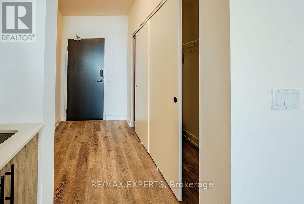 801 - 2475 Old Bronte Road, Oakville, Ontario  L6M 4J2 - Photo 4 - W12525296