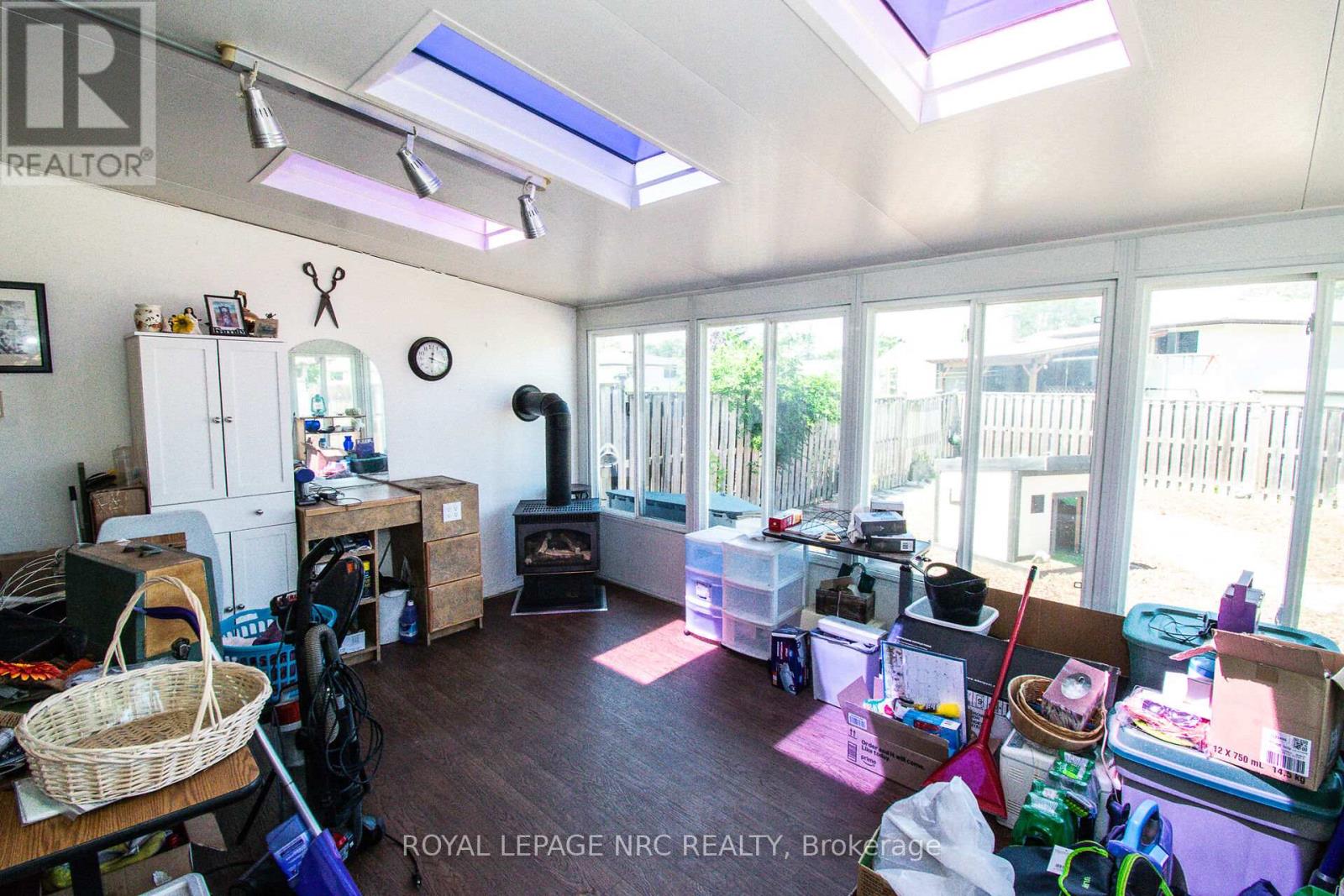 11 Exeter Drive, St. Catharines, Ontario  L2P 3M9 - Photo 21 - X12525330