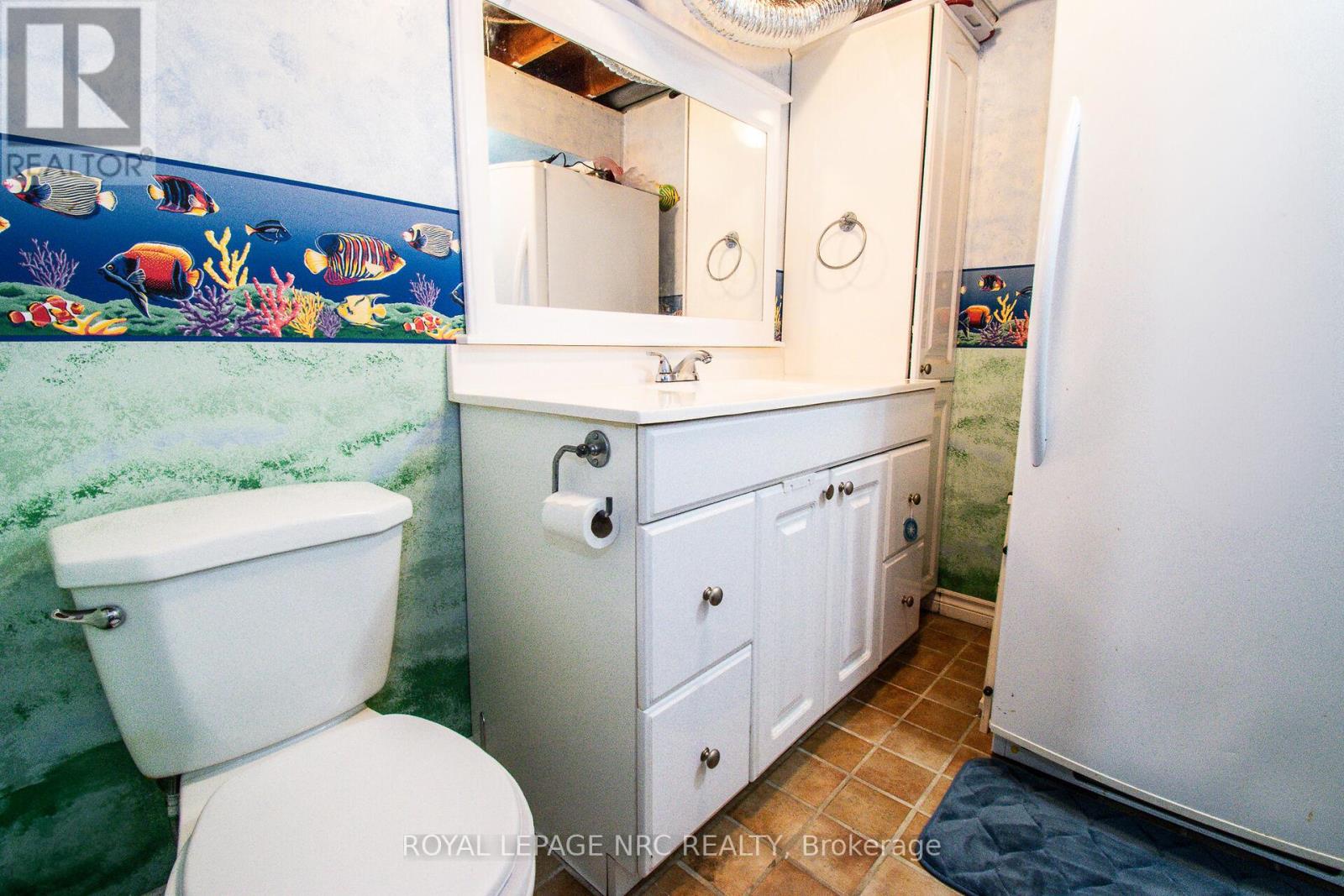 11 Exeter Drive, St. Catharines, Ontario  L2P 3M9 - Photo 37 - X12525330