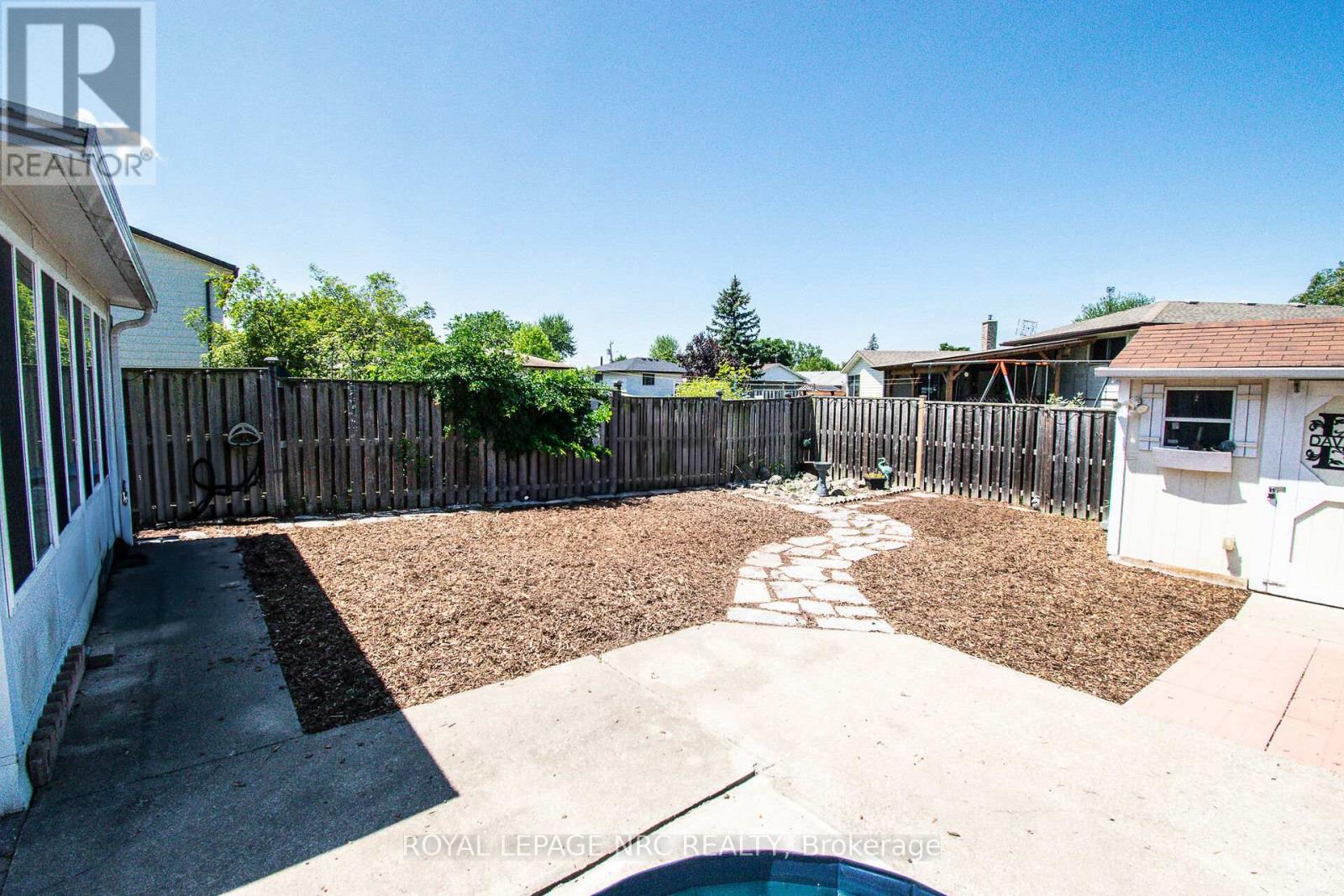 11 Exeter Drive, St. Catharines, Ontario  L2P 3M9 - Photo 41 - X12525330