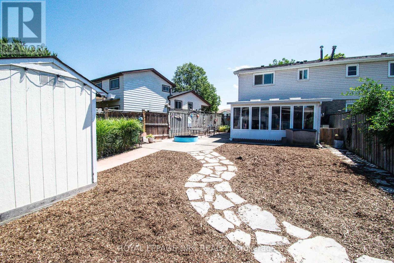 11 Exeter Drive, St. Catharines, Ontario  L2P 3M9 - Photo 46 - X12525330