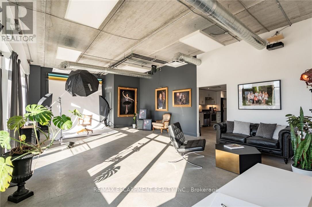 26 - 410 Winston Road, Grimsby (Grimsby Beach), Ontario  L3M 0H2 - Photo 4 - X12525266