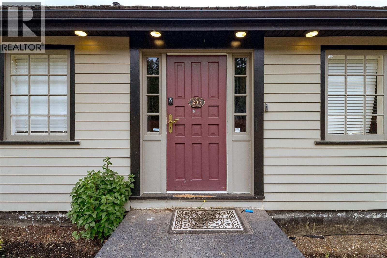 285 Polegate Rd, Qualicum Beach, British Columbia  V9K 1Y9 - Photo 4 - 1018849