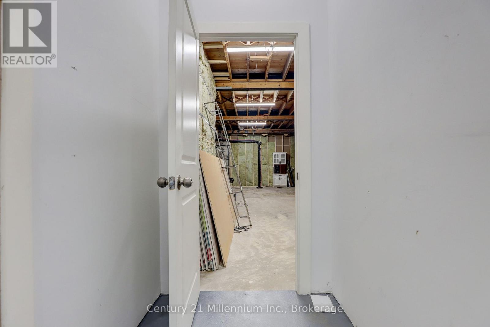 Third picture of UNIT C - 612 BERFORD STREET