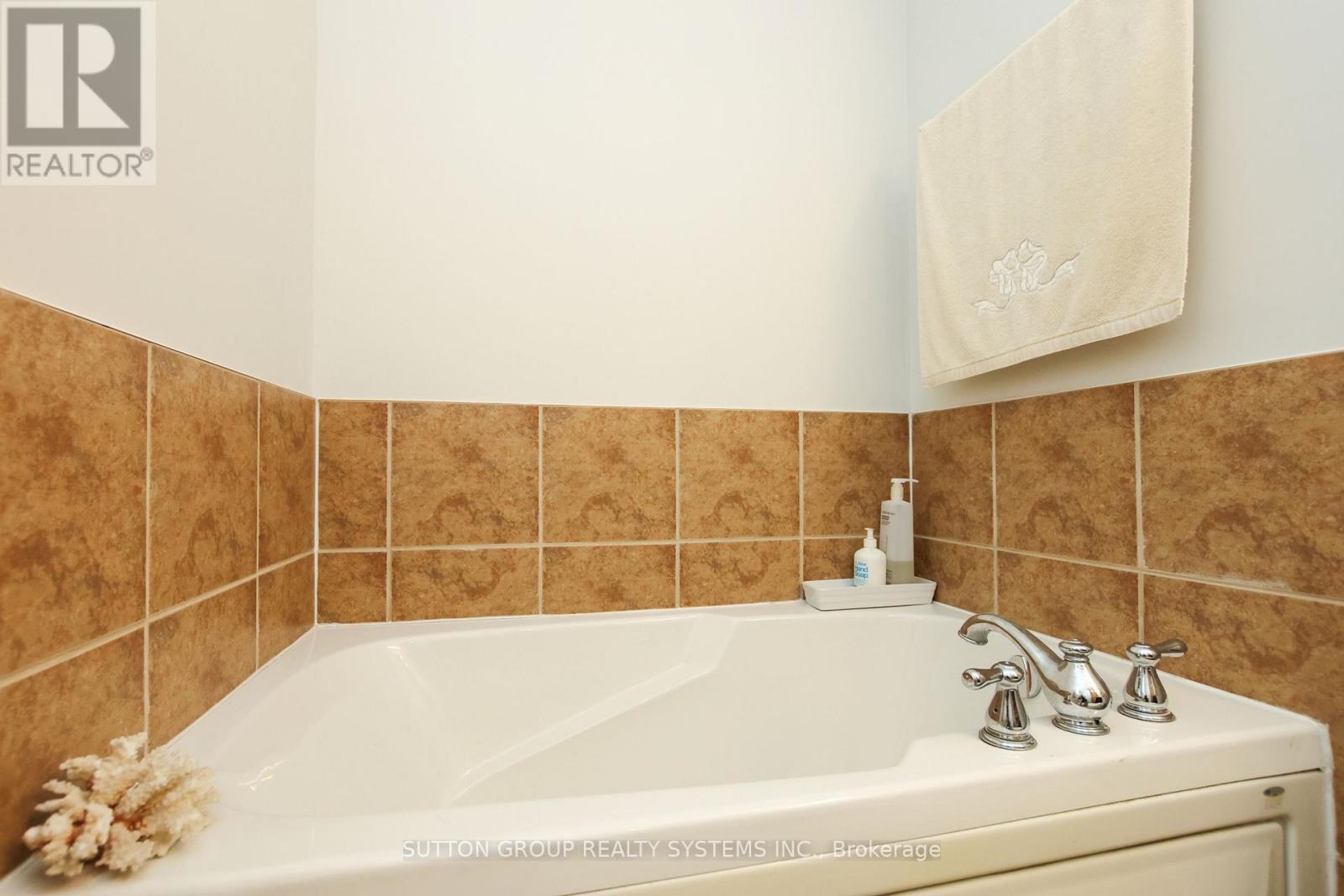 85 - 119b The Queensway, Toronto, Ontario  M6S 5B7 - Photo 39 - W12525306