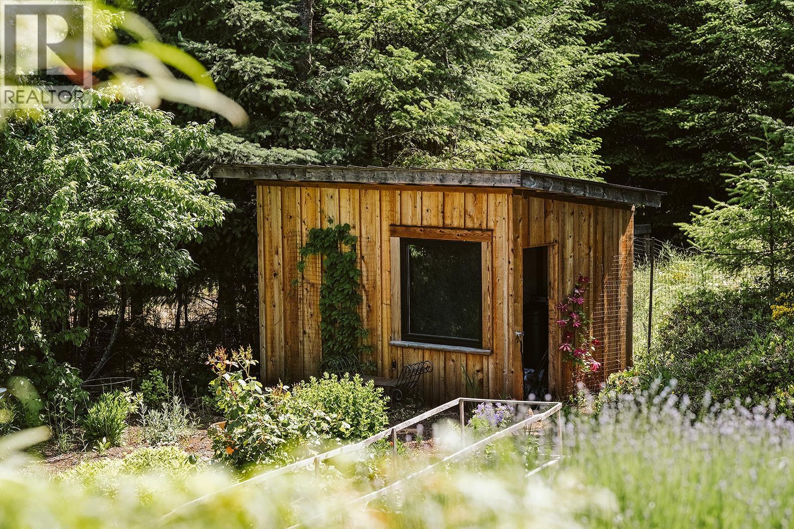 1275 Sunnyside Drive, Galiano Island, British Columbia  V0N 1P0 - Photo 22 - R3011685