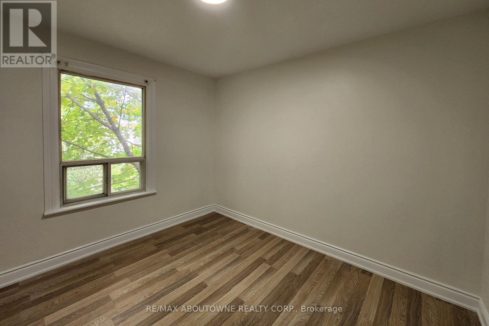 41 Somerset Avenue, Hamilton, Ontario  L8L 2L4 - Photo 12 - X12521082